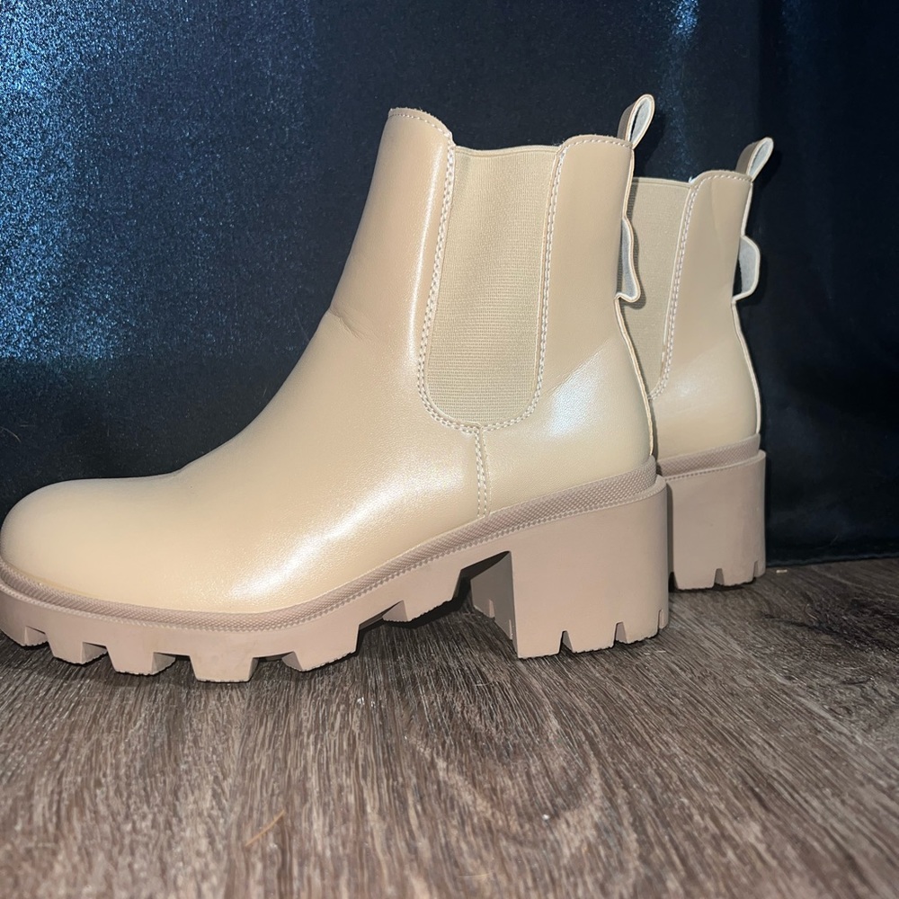 Slip On Chelsea Boots
